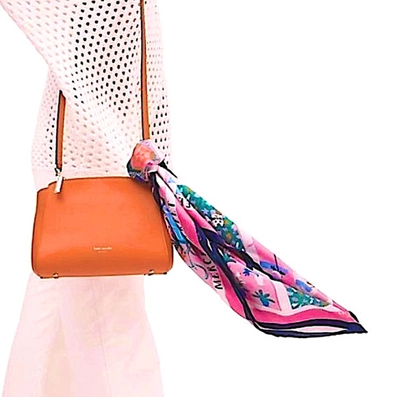 ‼️SOLD‼️ Kate Spade Rooftop Scene Oblong Scarf - Picture 4 of 5